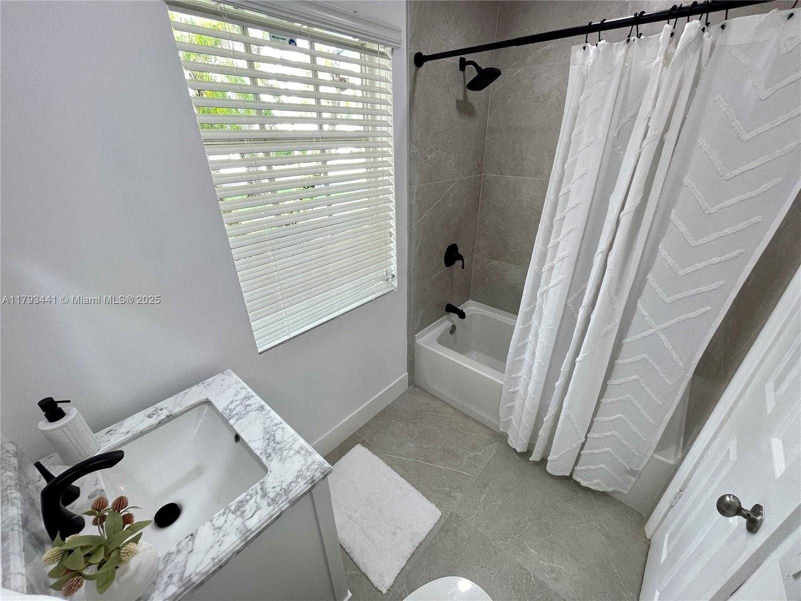 Small Image of 401 SAVONA AVE, Coral Gables Number 7