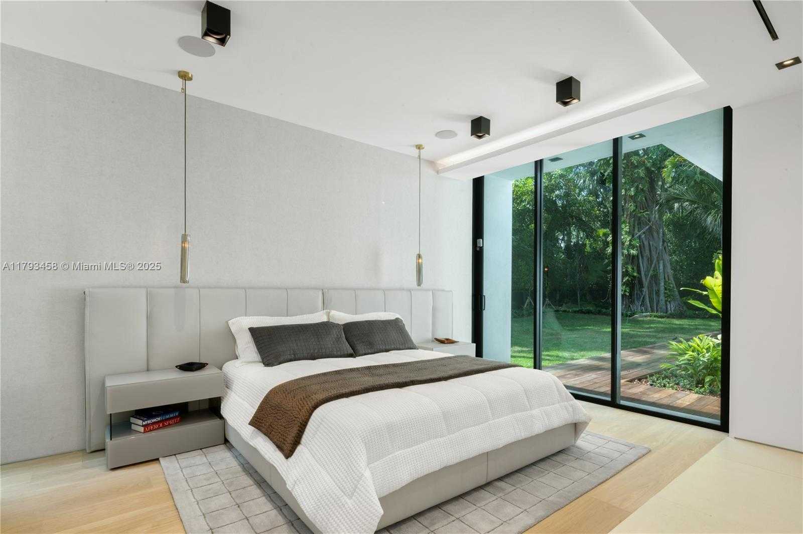 Small Image of 4040 KIAORA ST, Miami Number 12