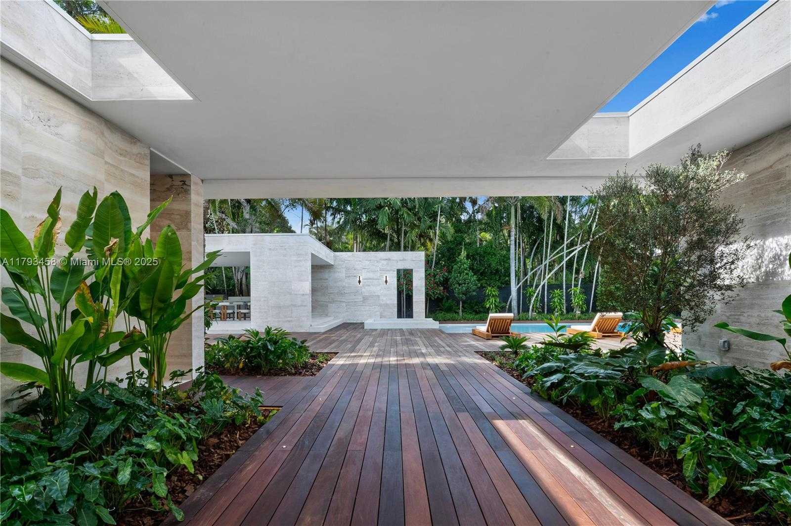 Small Image of 4040 KIAORA ST, Miami Number 15