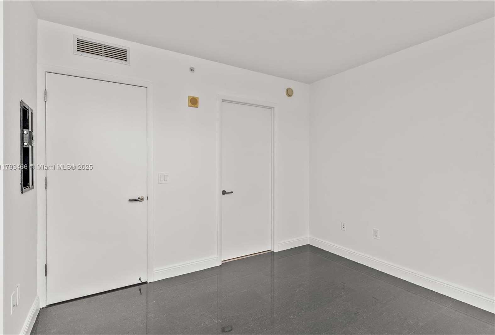 Small Image of 3131 NORTH EAST 188TH ST #2-1214, Aventura Number 27