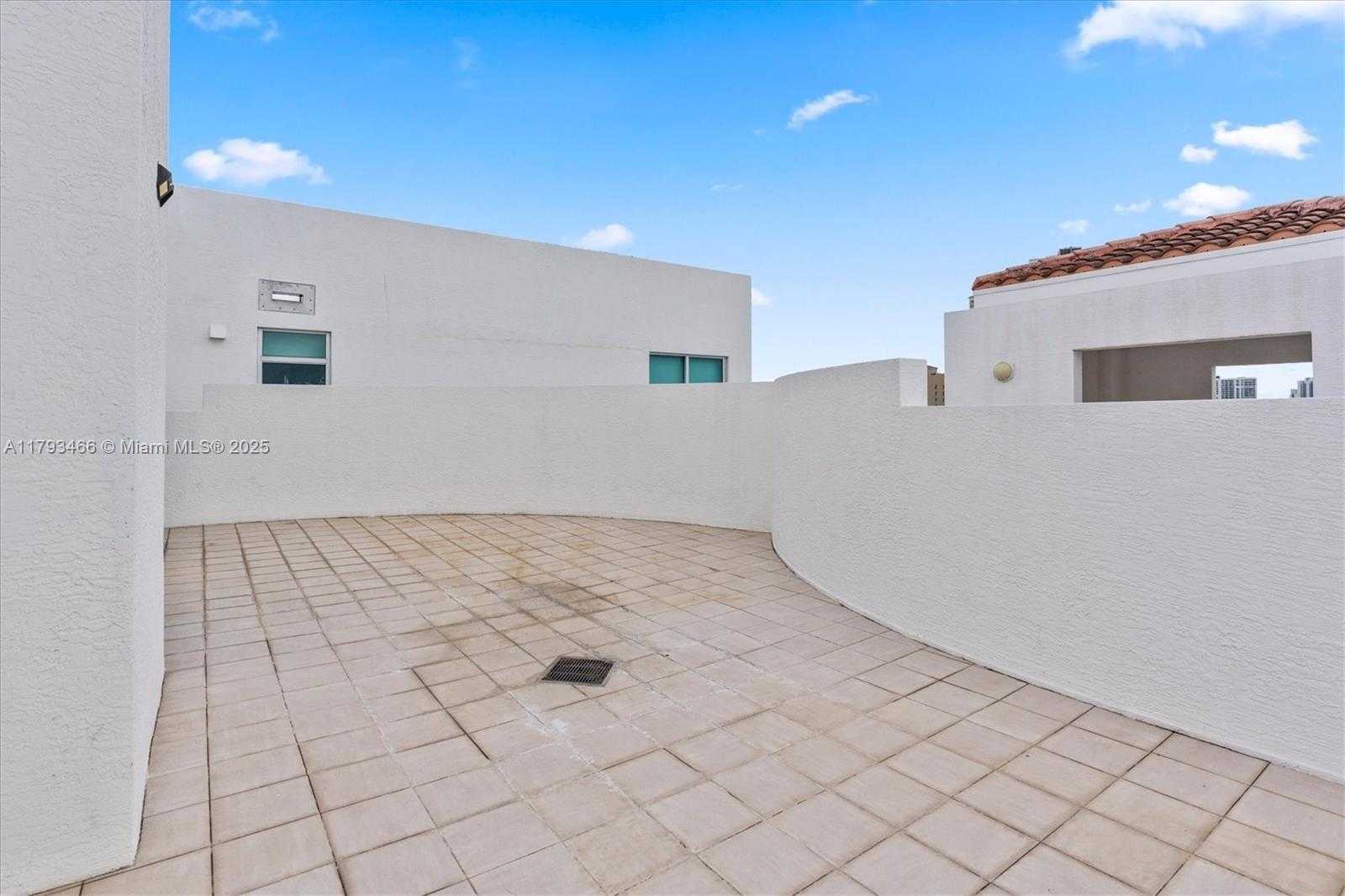 Small Image of 3131 NORTH EAST 188TH ST #2-1214, Aventura Number 31