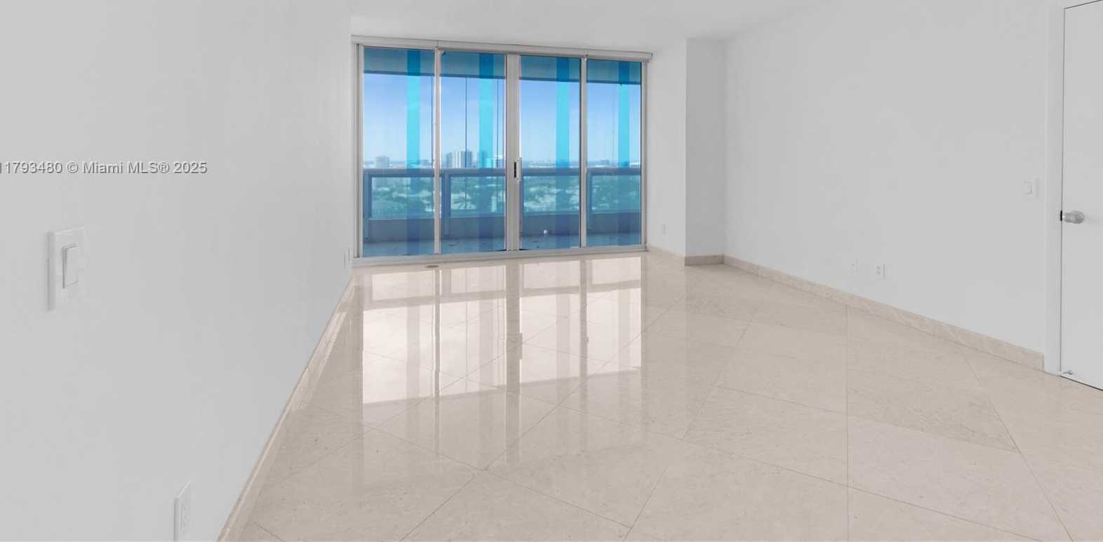 Small Image of 21205 YACHT CLUB DR #1904, Aventura Number 10