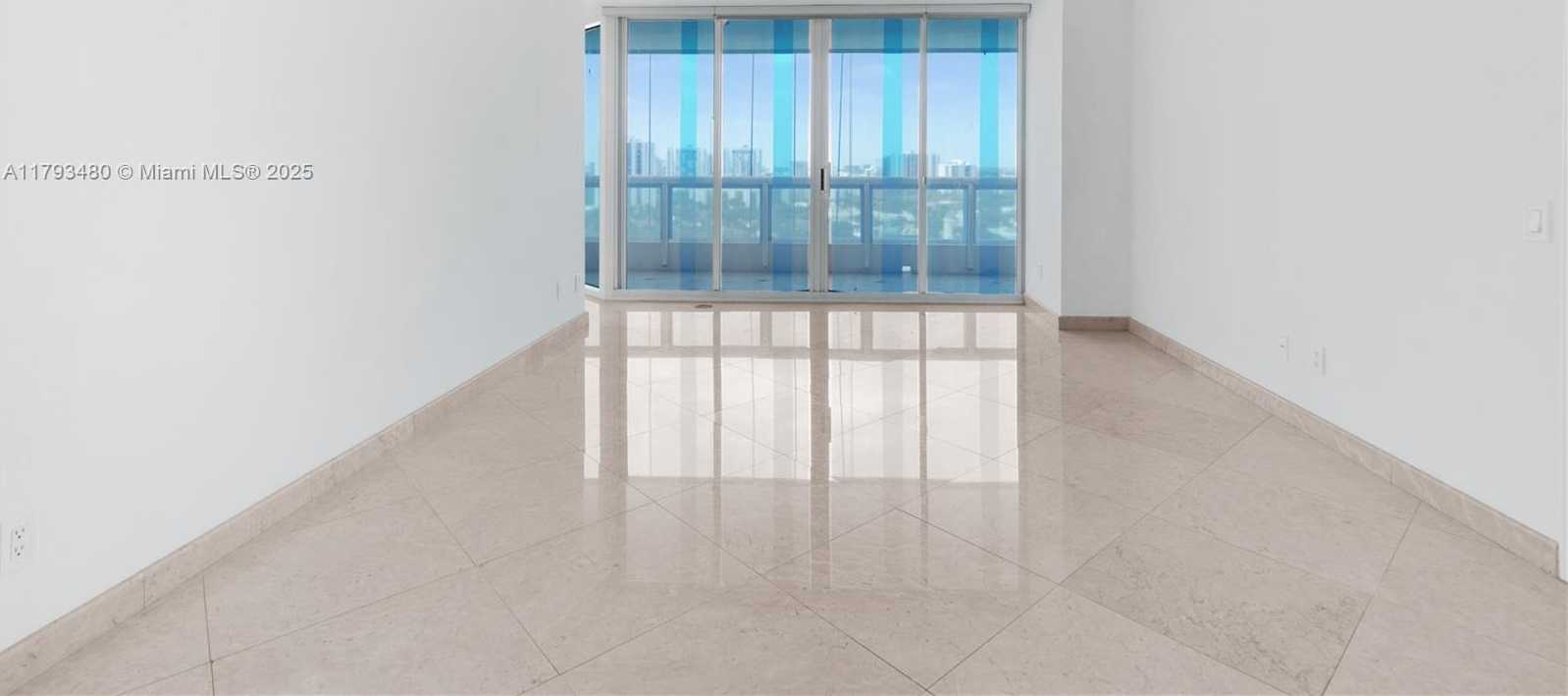 Small Image of 21205 YACHT CLUB DR #1904, Aventura Number 11