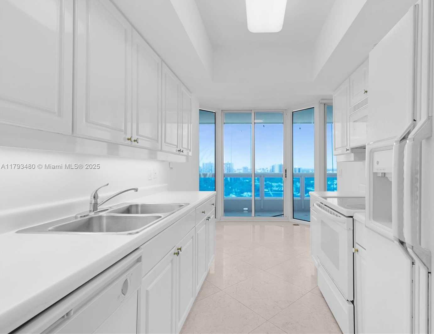 Small Image of 21205 YACHT CLUB DR #1904, Aventura Number 15