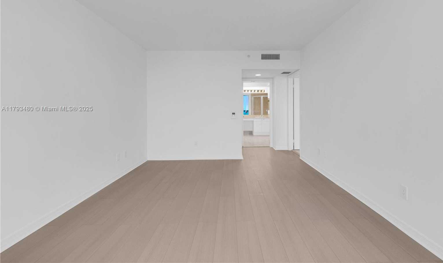 Small Image of 21205 YACHT CLUB DR #1904, Aventura Number 20