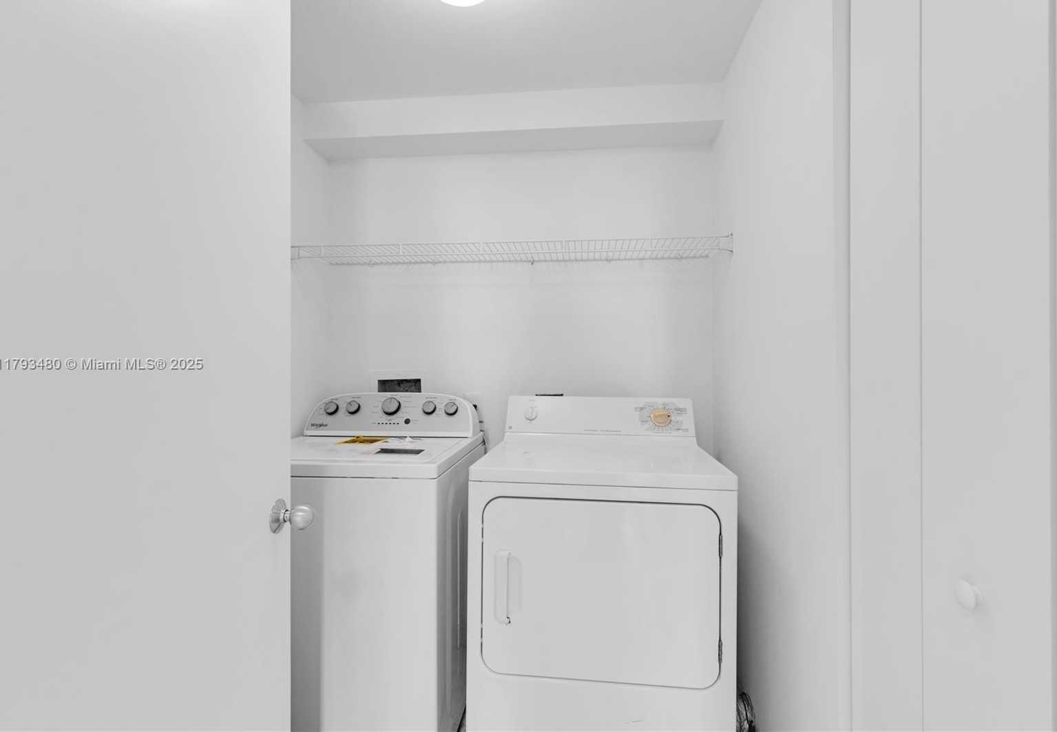 Small Image of 21205 YACHT CLUB DR #1904, Aventura Number 26