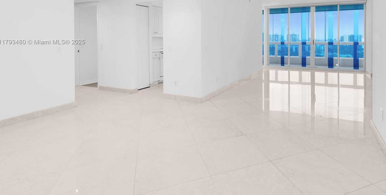 Small Image of 21205 YACHT CLUB DR #1904, Aventura Number 8