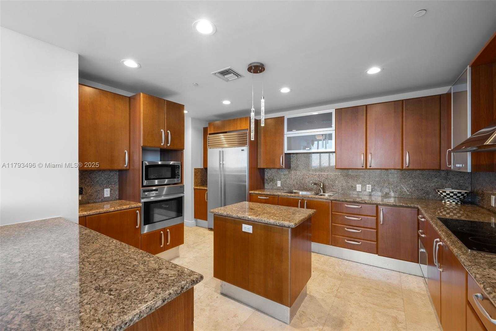 Small Image of 5959 COLLINS AVE #707, Miami Beach Number 14