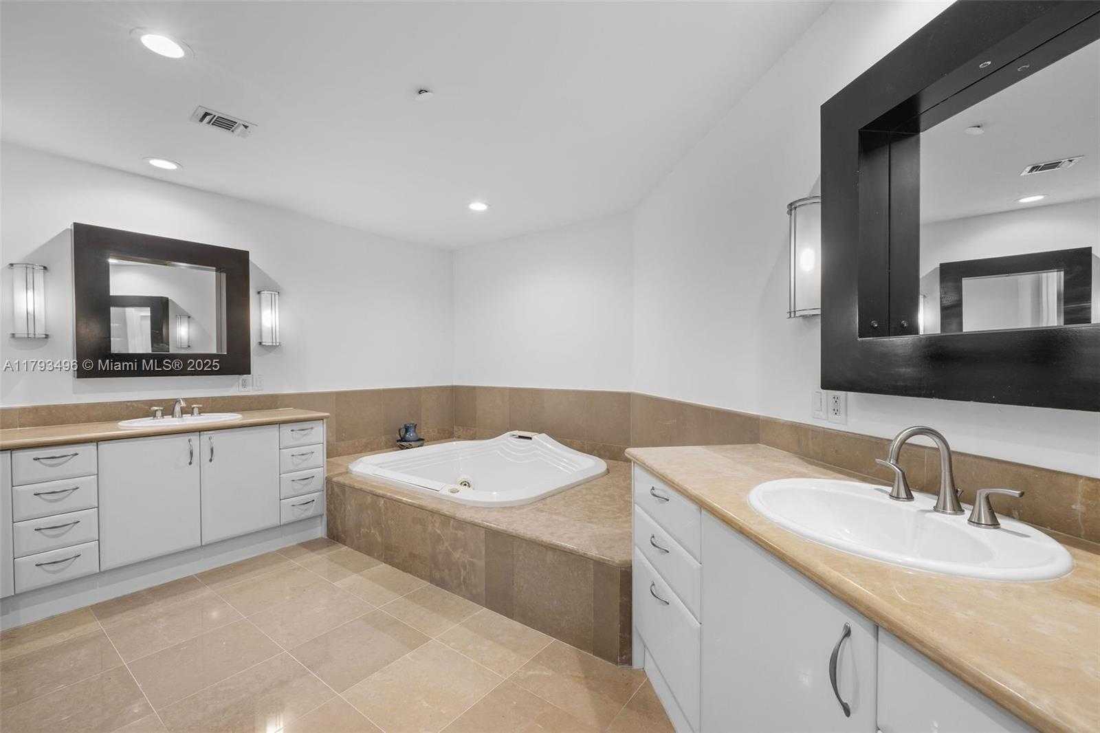 Small Image of 5959 COLLINS AVE #707, Miami Beach Number 19