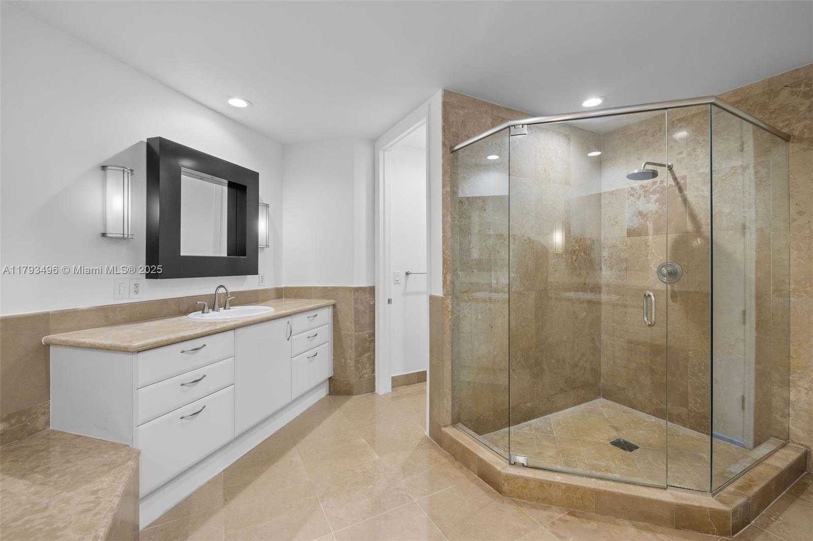 Small Image of 5959 COLLINS AVE #707, Miami Beach Number 21