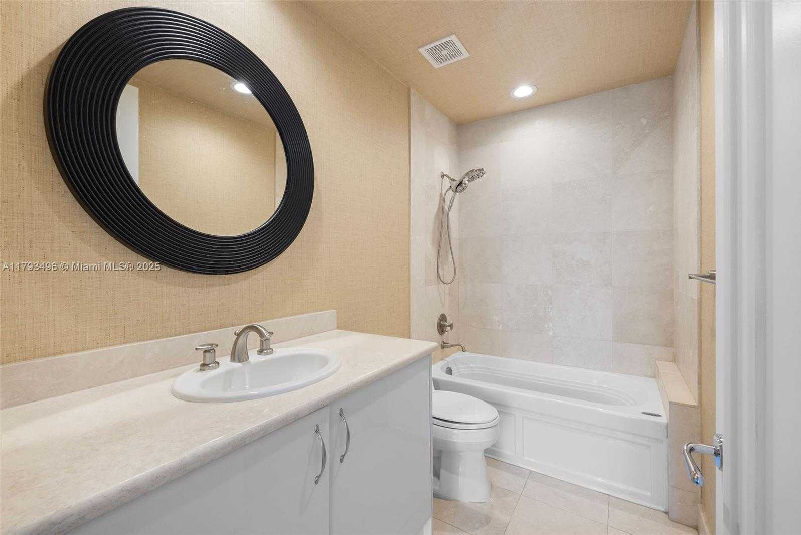 Small Image of 5959 COLLINS AVE #707, Miami Beach Number 23