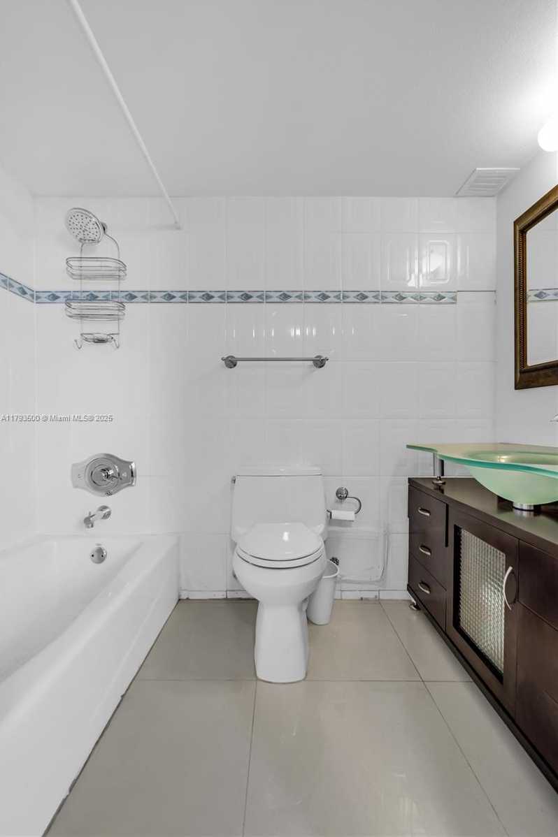 Small Image of 899 WEST AVE #7H, Miami Beach Number 10
