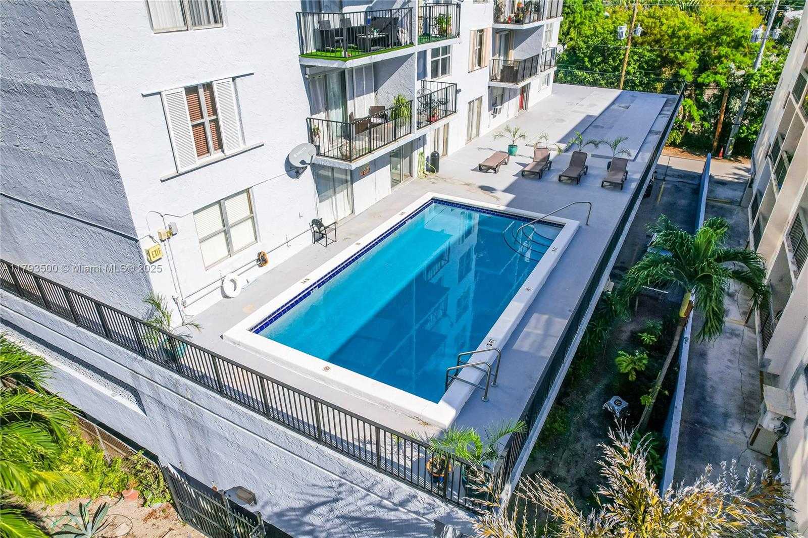 Small Image of 899 WEST AVE #7H, Miami Beach Number 12