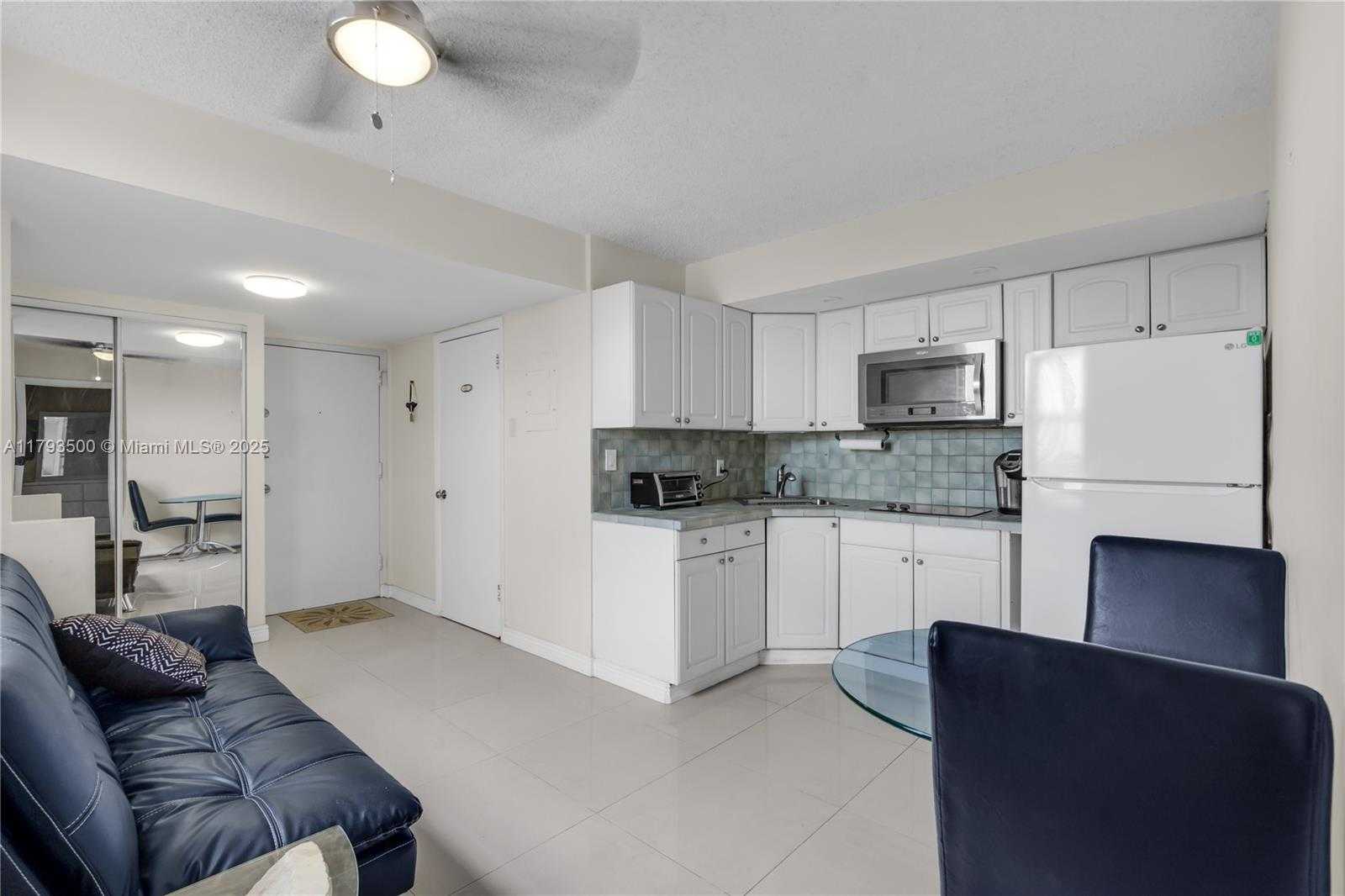 Small Image of 899 WEST AVE #7H, Miami Beach Number 2
