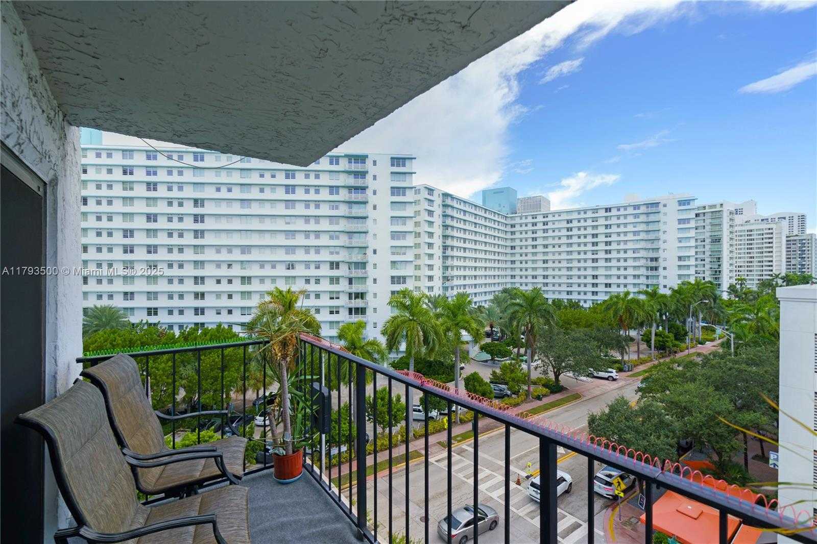 Small Image of 899 WEST AVE #7H, Miami Beach Number 5