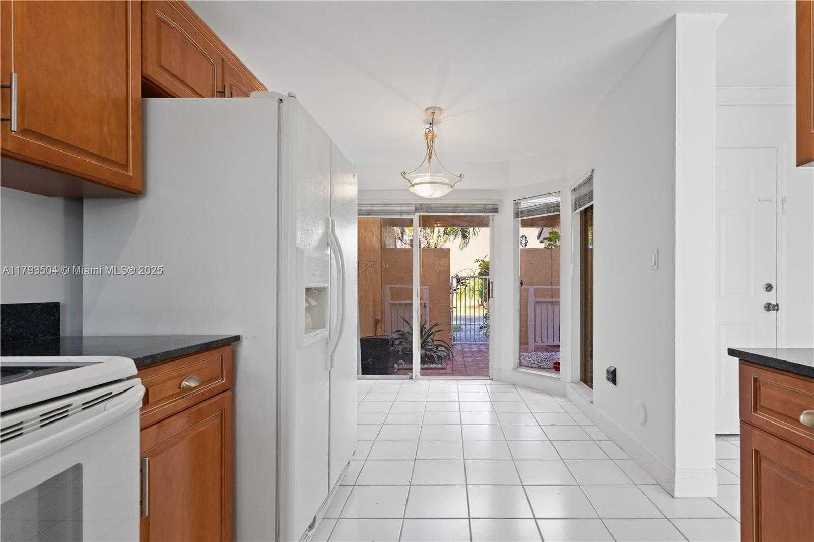 Small Image of 10208 NORTH WEST 51ST TER #10208, Doral Number 15