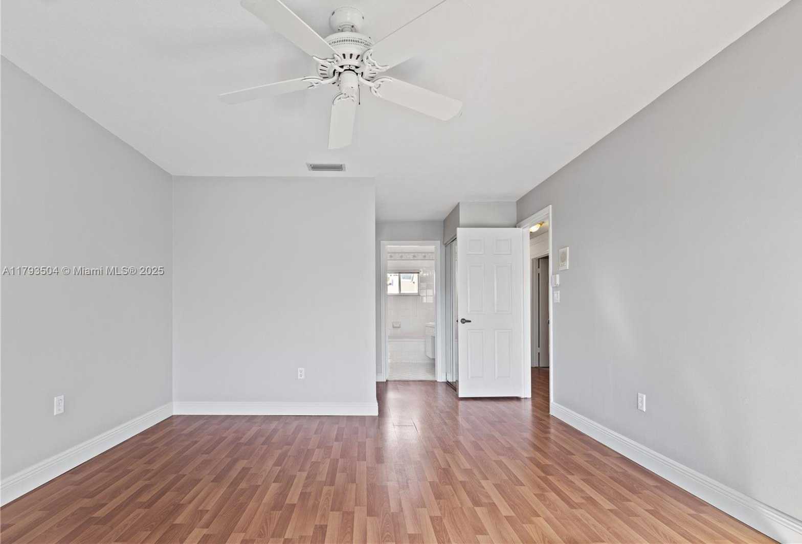 Small Image of 10208 NORTH WEST 51ST TER #10208, Doral Number 29