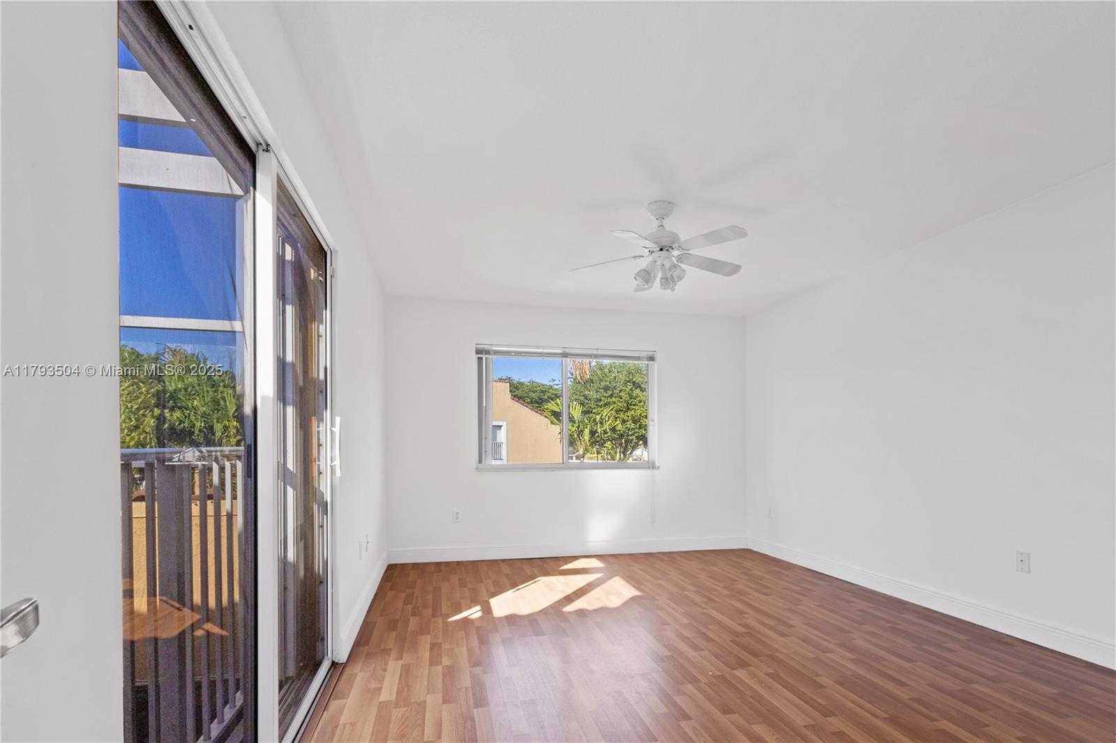 Small Image of 10208 NORTH WEST 51ST TER #10208, Doral Number 30