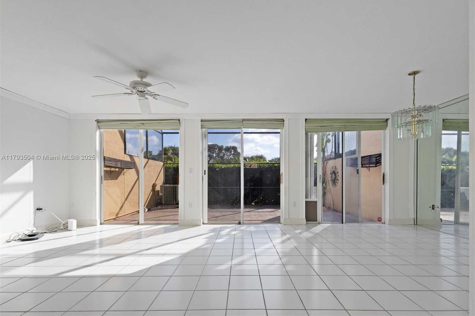 Small Image of 10208 NORTH WEST 51ST TER #10208, Doral Number 4