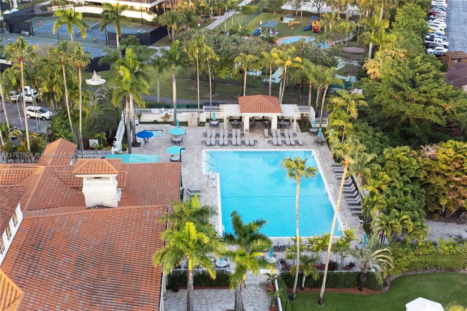 Small Image of 10208 NORTH WEST 51ST TER #10208, Doral Number 40