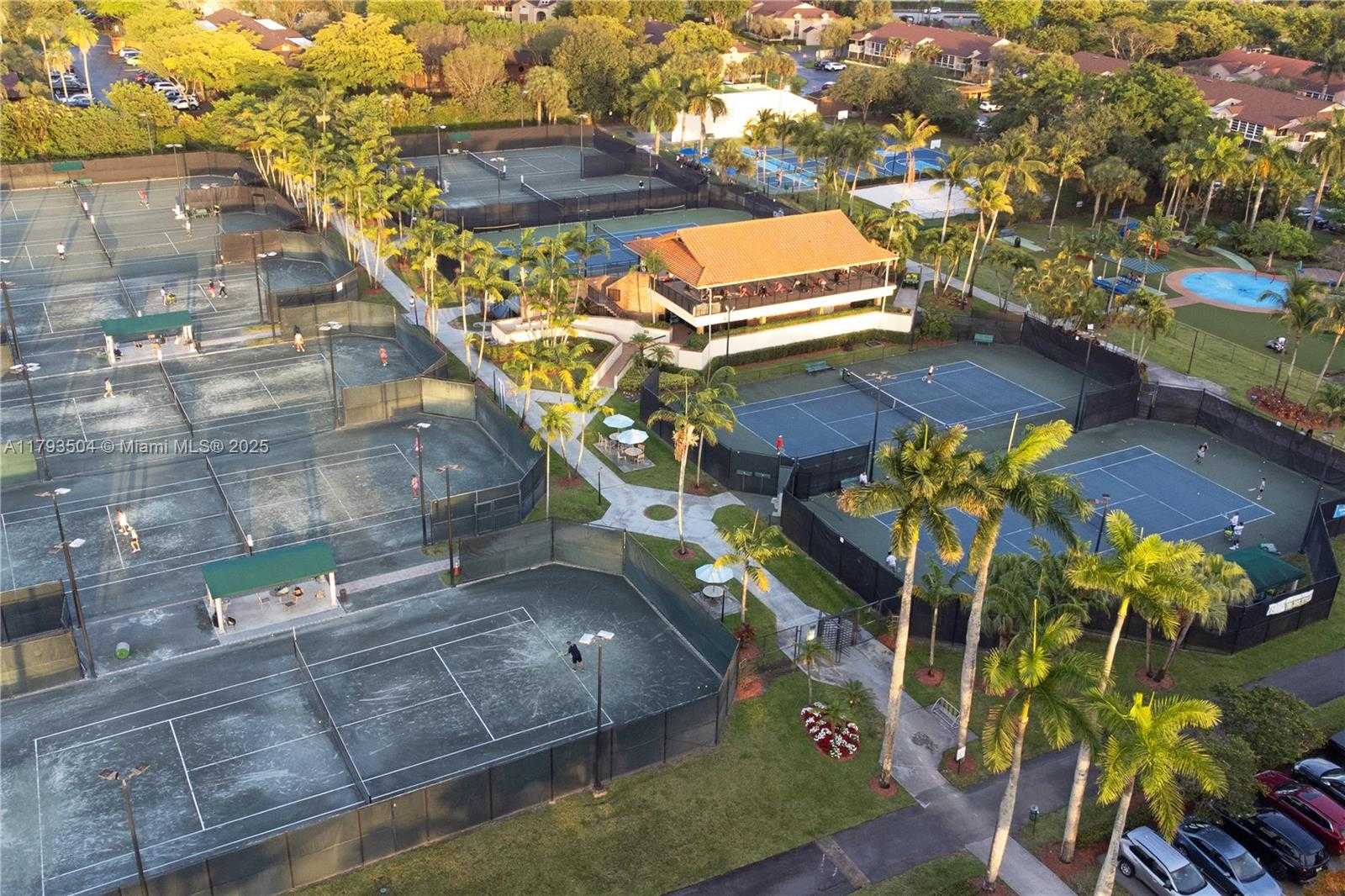 Small Image of 10208 NORTH WEST 51ST TER #10208, Doral Number 41