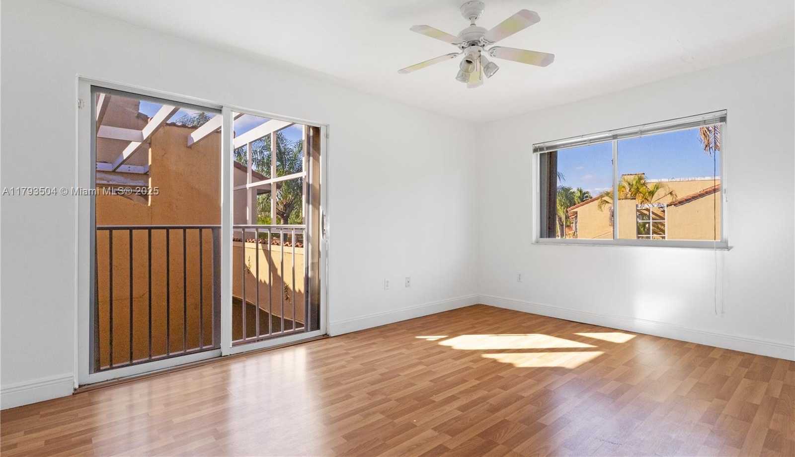 Small Image of 10208 NORTH WEST 51ST TER #10208, Doral Number 5