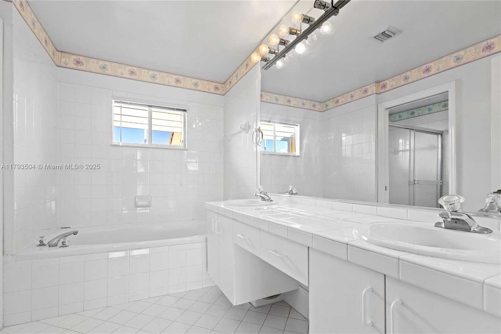 Small Image of 10208 NORTH WEST 51ST TER #10208, Doral Number 6