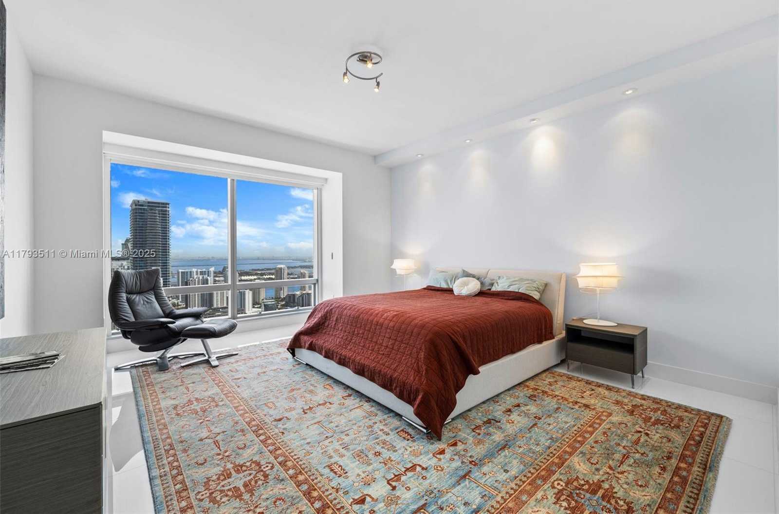 Small Image of 1425 BRICKELL AVE #62D, Miami Number 15