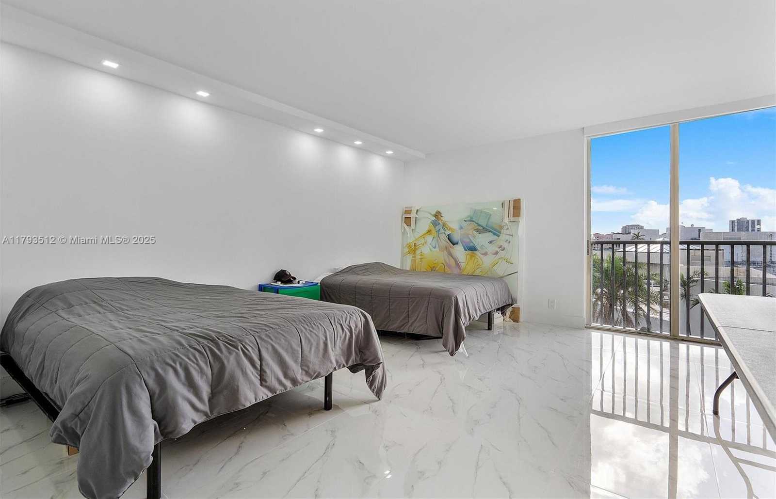 Small Image of 19707 TURNBERRY WAY #5k, Aventura Number 14