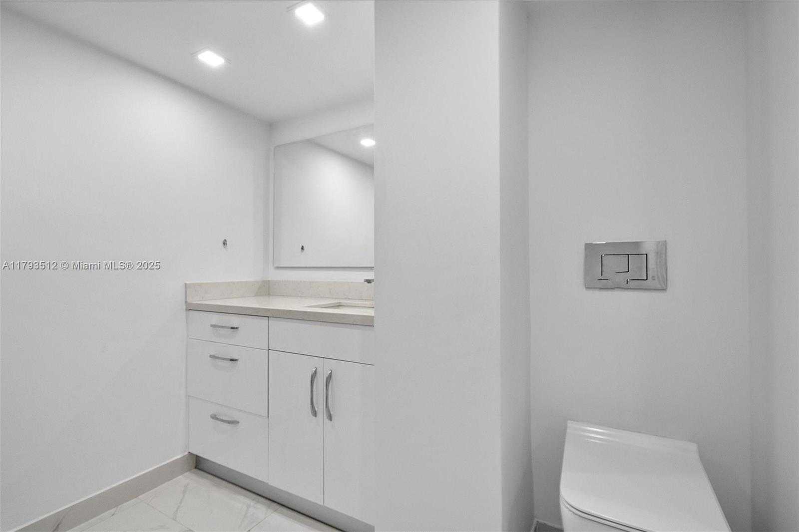 Small Image of 19707 TURNBERRY WAY #5k, Aventura Number 16