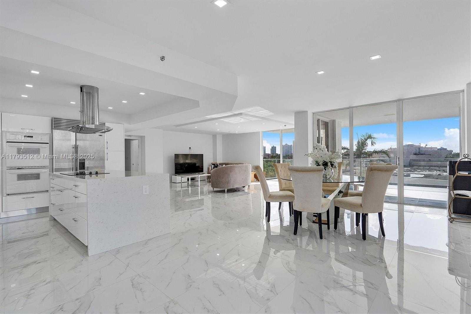 Small Image of 19707 TURNBERRY WAY #5k, Aventura Number 2