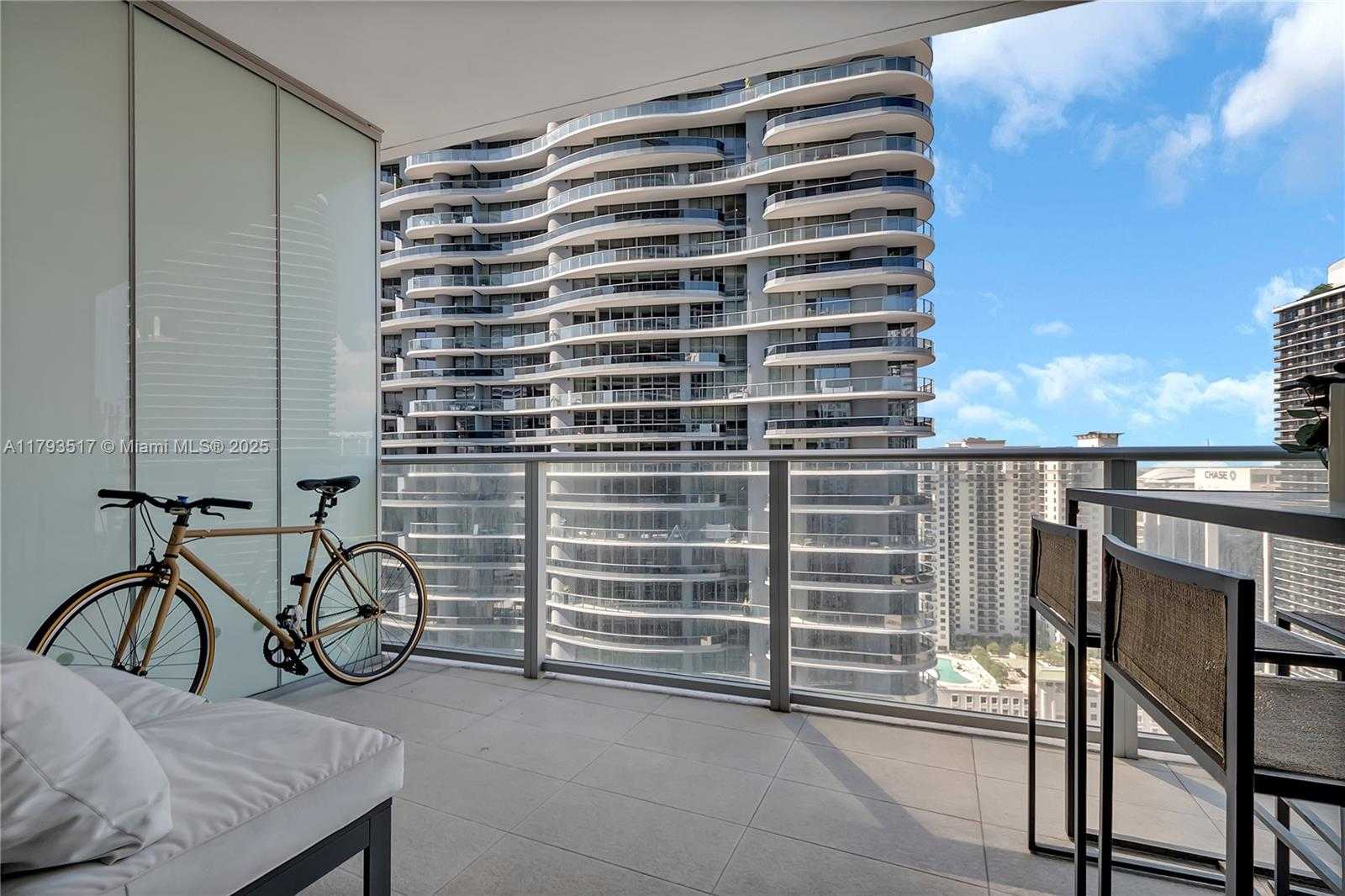 Small Image of 1010 BRICKELL AVE #3510, Miami Number 8