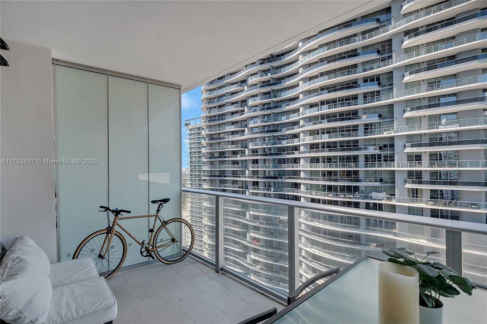 Small Image of 1010 BRICKELL AVE #3510, Miami Number 9