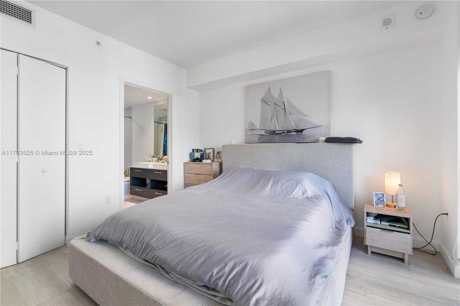 Small Image of 55 SOUTH WEST 9TH ST #1501, Miami Number 12