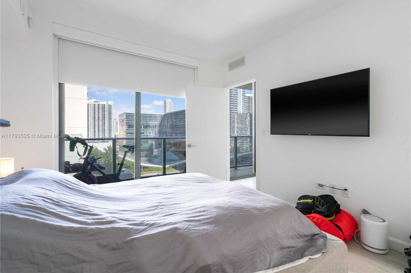 Small Image of 55 SOUTH WEST 9TH ST #1501, Miami Number 14