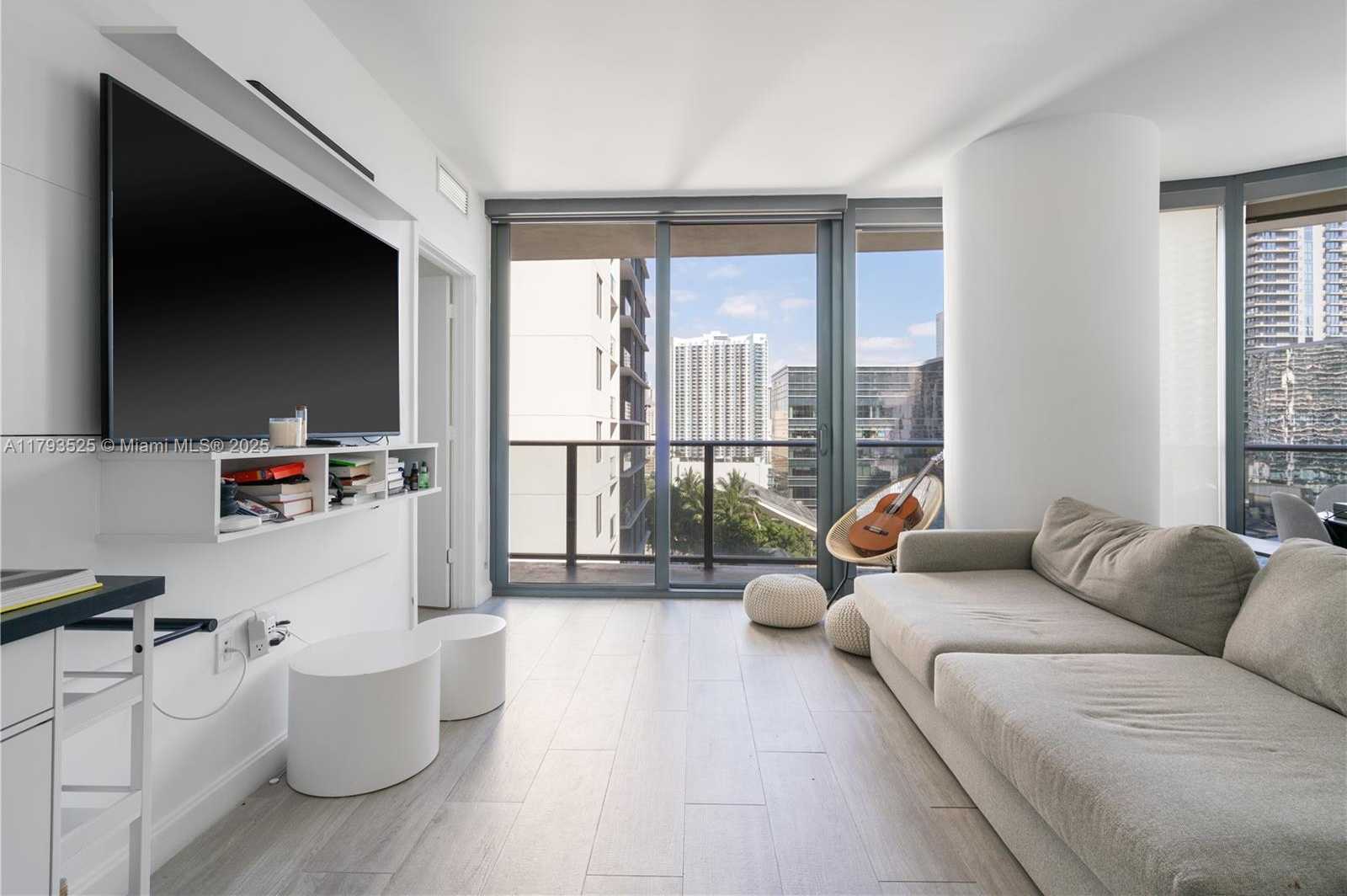 Small Image of 55 SOUTH WEST 9TH ST #1501, Miami Number 2
