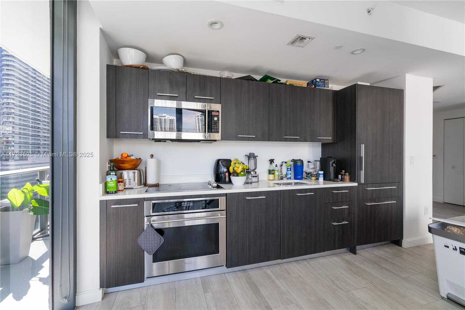 Small Image of 55 SOUTH WEST 9TH ST #1501, Miami Number 6