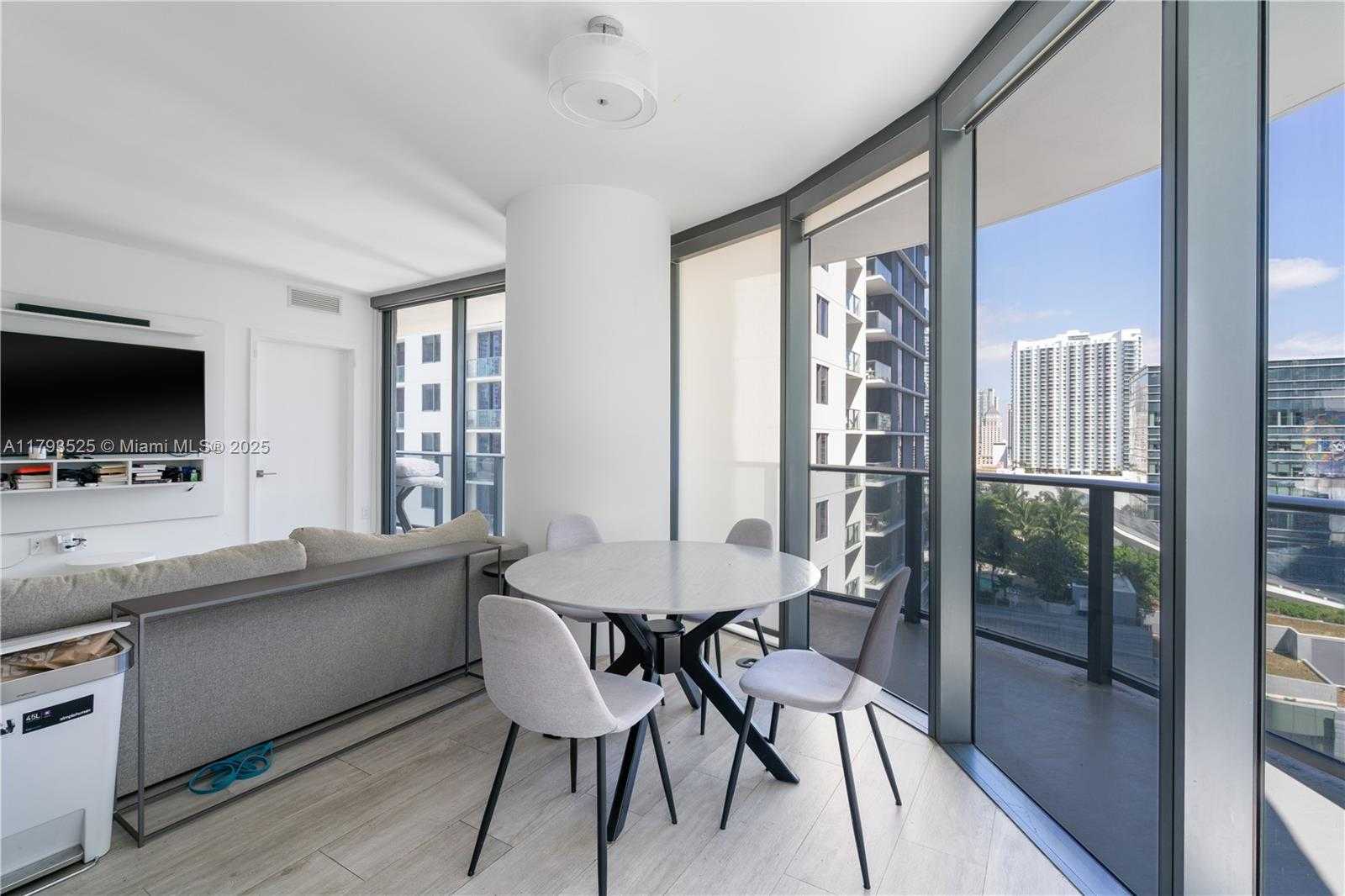 Small Image of 55 SOUTH WEST 9TH ST #1501, Miami Number 7