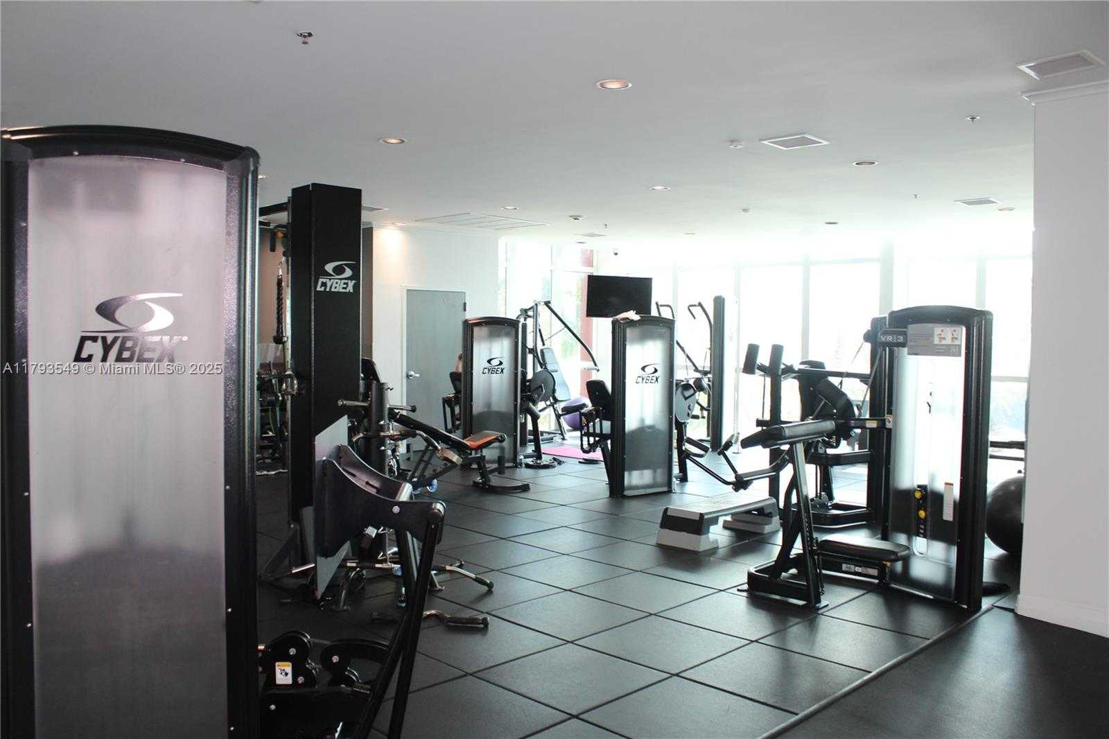 Small Image of 1155 BRICKELL BAY DR #1205, Miami Number 14