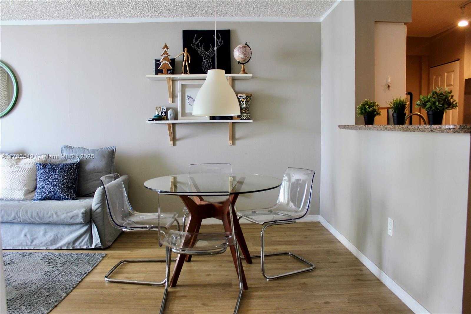 Small Image of 1155 BRICKELL BAY DR #1205, Miami Number 5