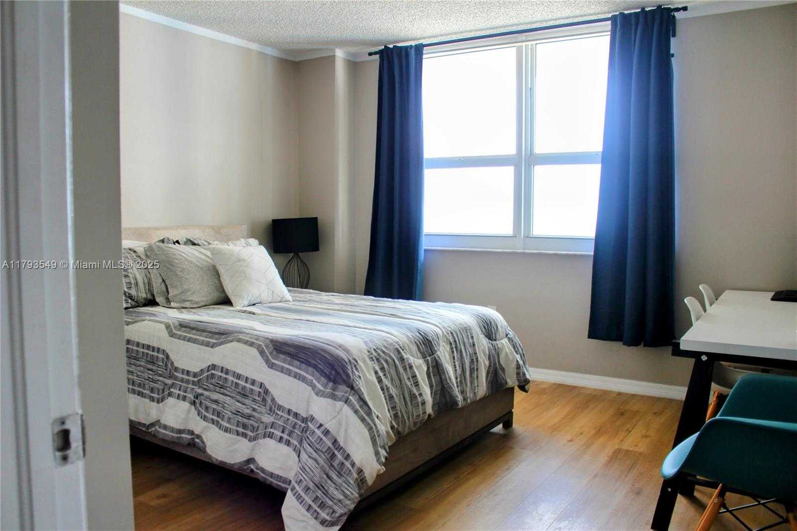 Small Image of 1155 BRICKELL BAY DR #1205, Miami Number 7
