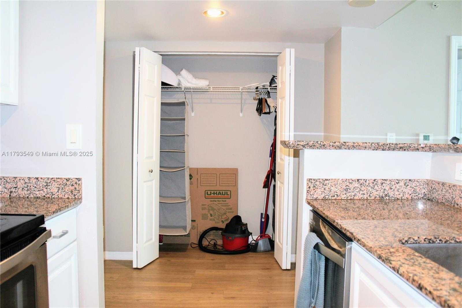 Small Image of 1155 BRICKELL BAY DR #1205, Miami Number 9