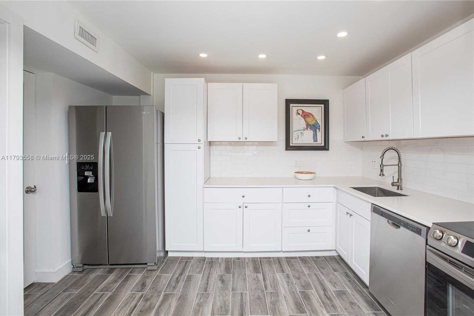 Small Image of 258 SEA VIEW DR #3, Key Biscayne Number 7