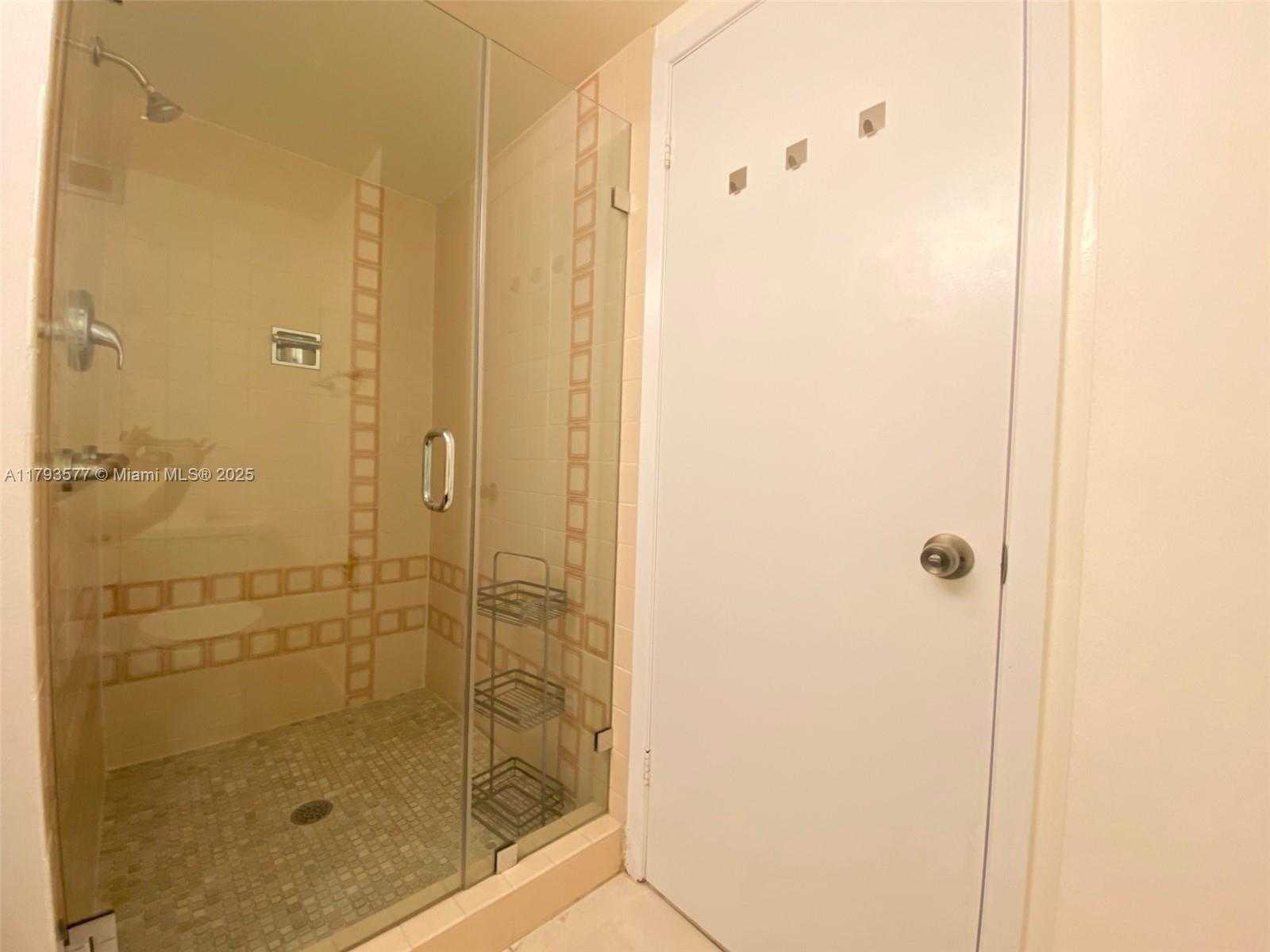 Small Image of 2500 PARKVIEW DR #519, Hallandale Beach Number 11