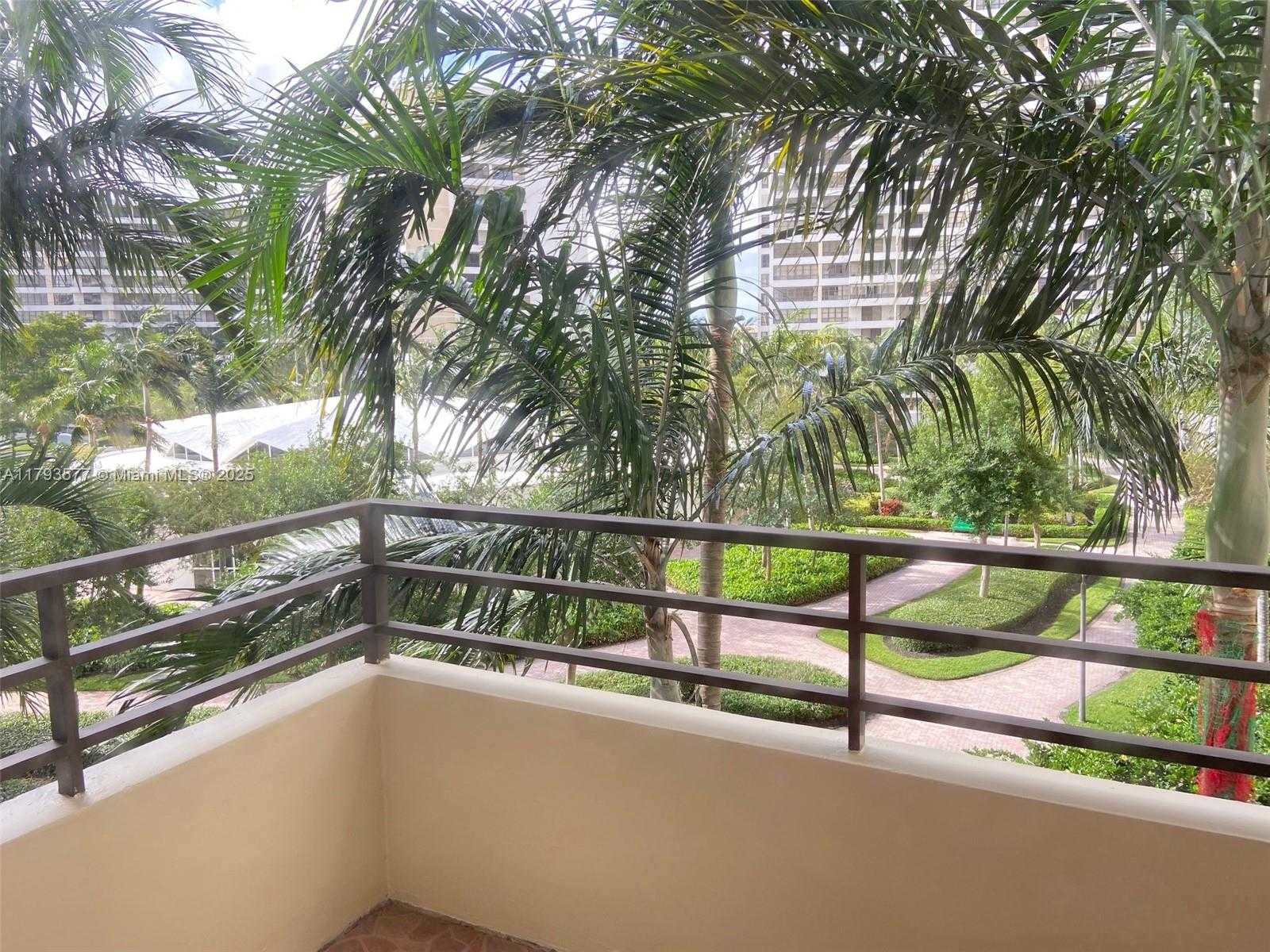 Small Image of 2500 PARKVIEW DR #519, Hallandale Beach Number 5
