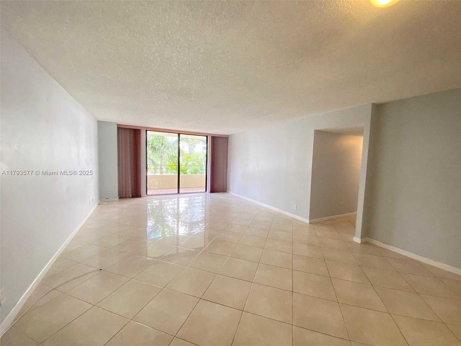 Small Image of 2500 PARKVIEW DR #519, Hallandale Beach Number 6