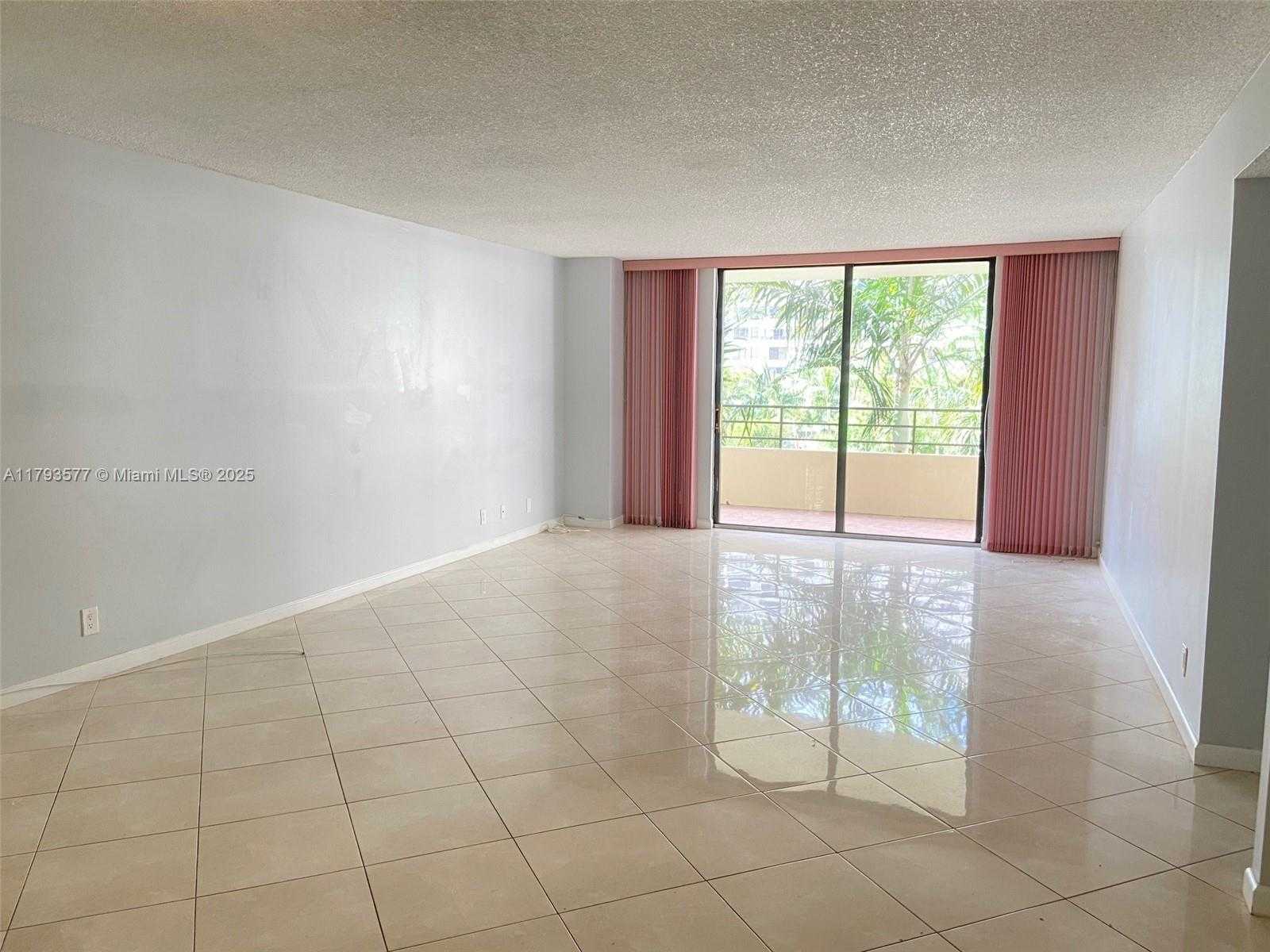 Small Image of 2500 PARKVIEW DR #519, Hallandale Beach Number 7