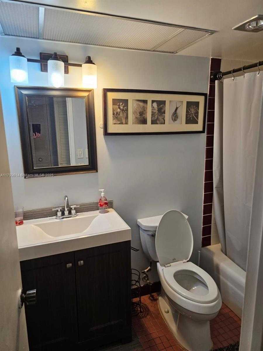 Small Image of 251 174th St, Sunny Isles Beach, FL 33160, USA Number 11