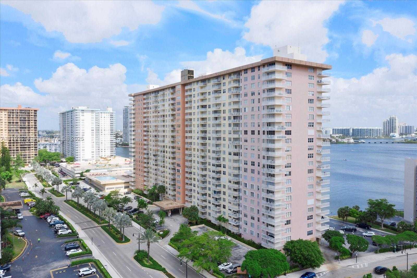 Small Image of 251 174th St, Sunny Isles Beach, FL 33160, USA Number 19