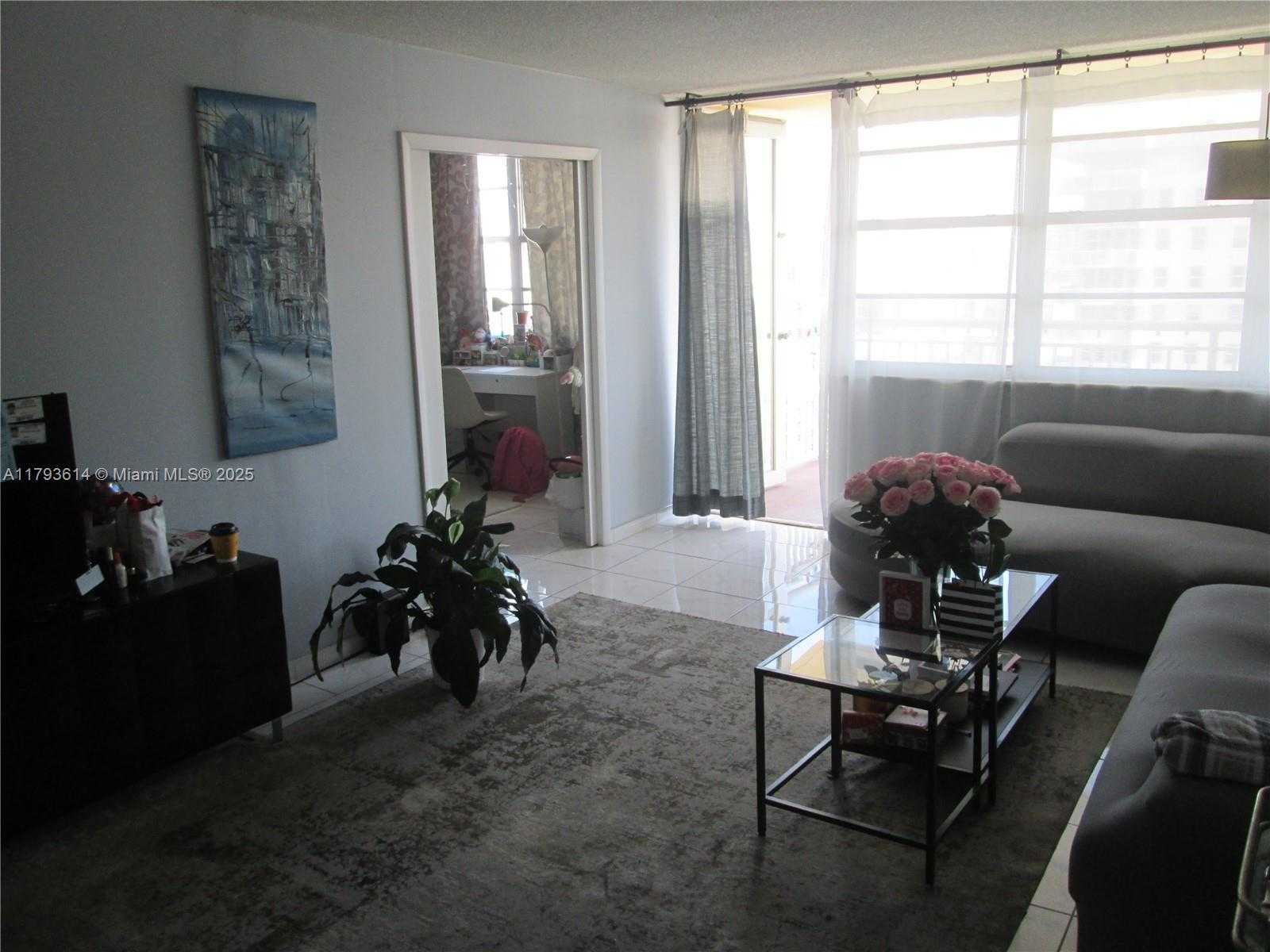 Small Image of 251 174th St, Sunny Isles Beach, FL 33160, USA Number 7